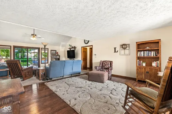 6056 Canterbury CT, Pittsboro, IN 46167