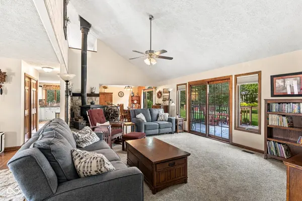 6056 Canterbury CT, Pittsboro, IN 46167