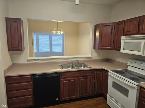 7043 Gavin DR, Indianapolis, IN 46217