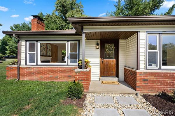 11 Pine Lake DR, Collinsville, IL 62234