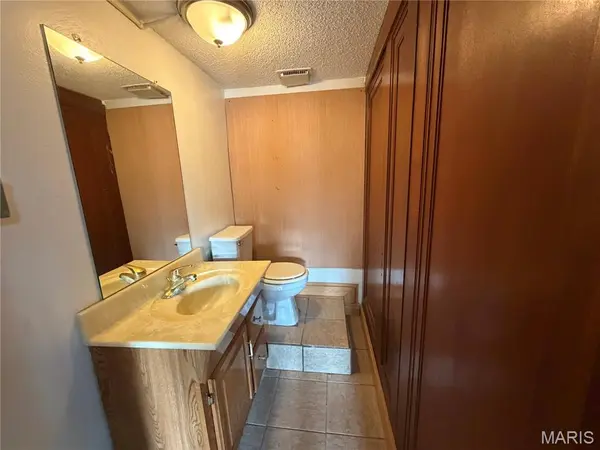 1104 N Truman BLVD, Crystal City, MO 63019