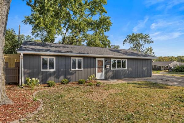 2424 E WASHINGTON DR, Urbana, IL 61802