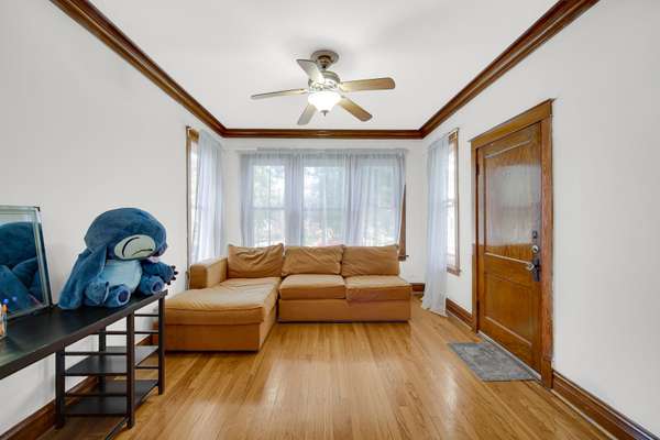 5111 W Henderson ST, Chicago, IL 60641