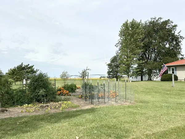 260 E 3300 N RD, Herscher, IL 60941