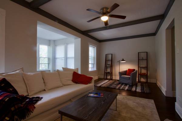 3249 W Wilson AVE #2, Chicago, IL 60625