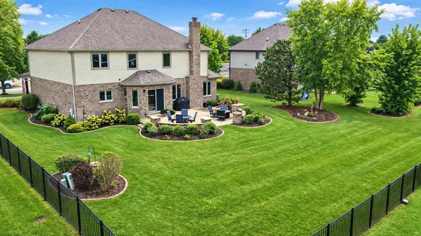 2016 Edgeview DR, New Lenox, IL 60451