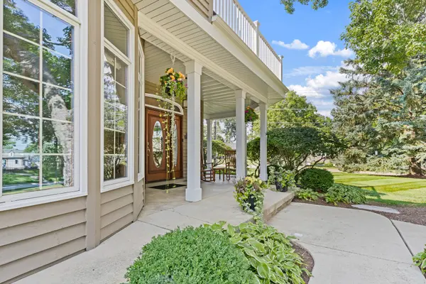 390 Grandview AVE, Glen Ellyn, IL 60137