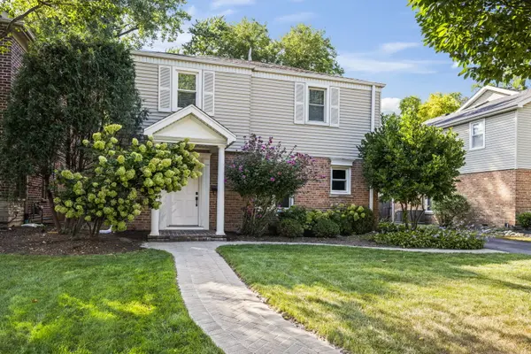 630 S Dryden PL, Arlington Heights, IL 60005