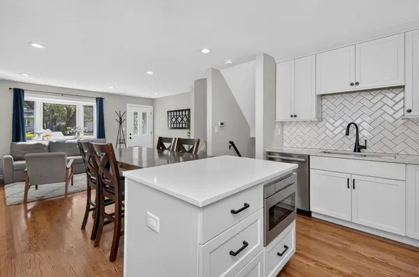 4608 Pershing AVE, Downers Grove, IL 60515