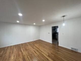 7229 N CAMPBELL AVE, Chicago, IL 60645