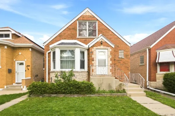 5221 N Marmora AVE, Chicago, IL 60630