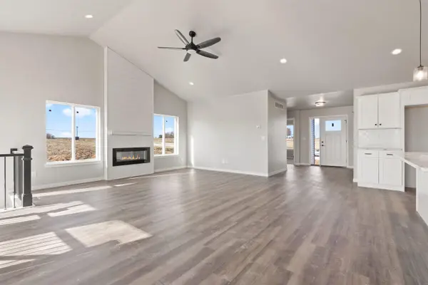 168 Paradise Blvd, Waterloo, IA 50701
