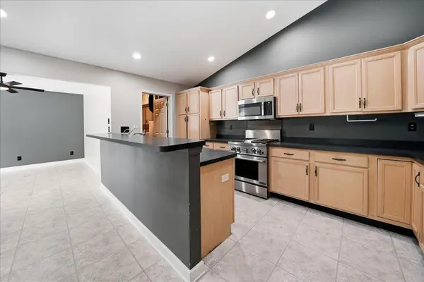 216 Dundee ST, Valparaiso, IN 46385