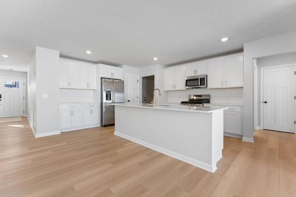 4338 Meadowview DR, Waconia, MN 55387