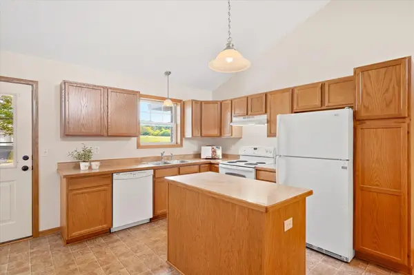 1728 Redhead AVE, Baldwin, WI 54002
