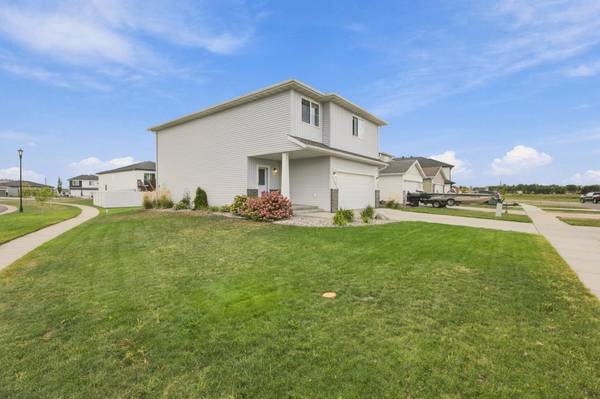 2114 65th AVE S, Fargo, ND 58104