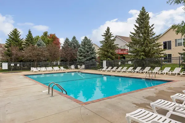 1336 Yorkshire LN, Shakopee, MN 55379