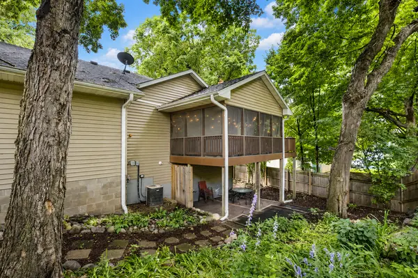 3067 Alexander LN, Mound, MN 55364