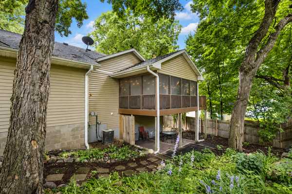 3067 Alexander LN, Mound, MN 55364