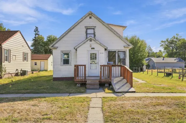 212 10th ST N, Breckenridge, MN 56520
