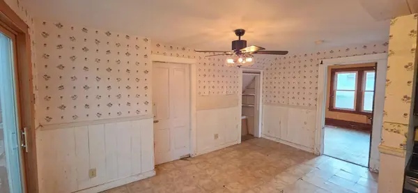 812 Maple AVE E, Mora, MN 55051