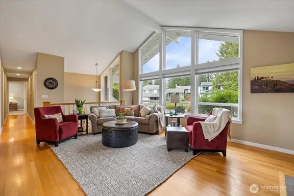 10503 158th AVE NE, Redmond, WA 98052