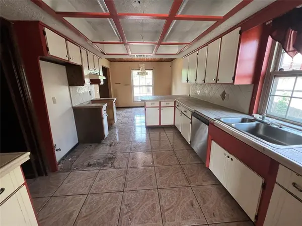 8813 N McMillan AVE, Oklahoma City, OK 73132