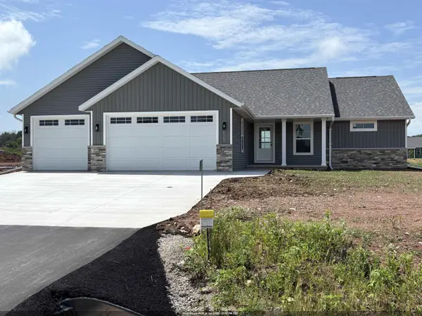 8367 MARLO AVE, Neenah, WI 54956