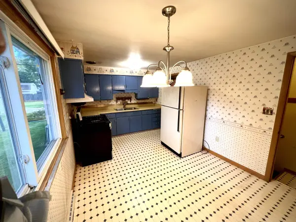 827 COLONIAL AVE, Green Bay, WI 54304