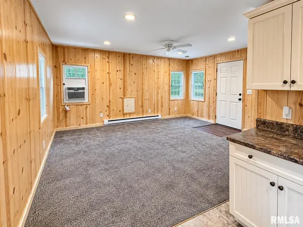 3210 W GLEN AVE, Peoria, IL 61615