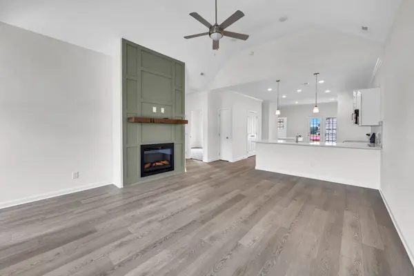 1220 Mourning Cloak Dr, Clarksville, TN 37043