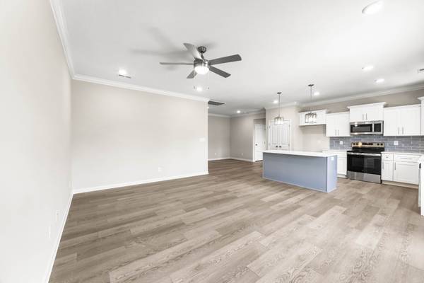 913 Inverness Ln, Clarksville, TN 37043