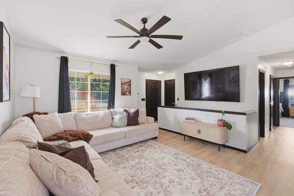 126 E Creekstone St, Mulvane, KS 67110-9283