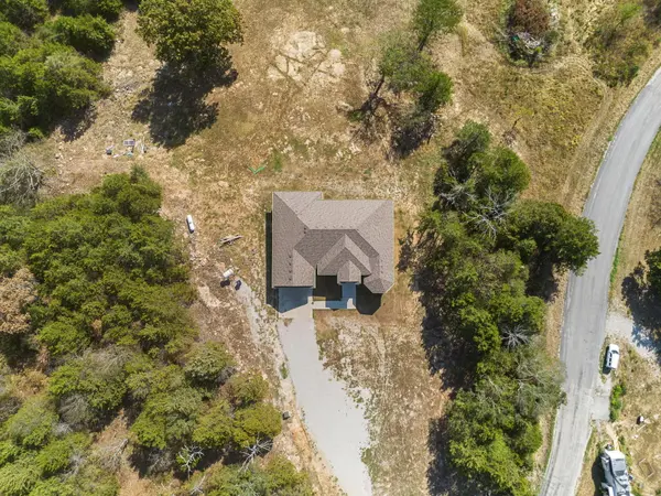 575 Wellington Pkwy, Kirbyville, MO 65679