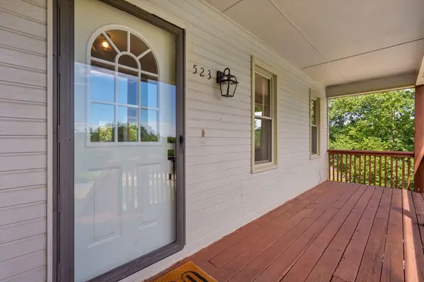 523 E Camino ST, Springfield, MO 65810