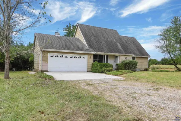 12637 NW 62nd St, Rossville, KS 66533