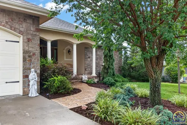 5020 NW Derby DR, Topeka, KS 66618