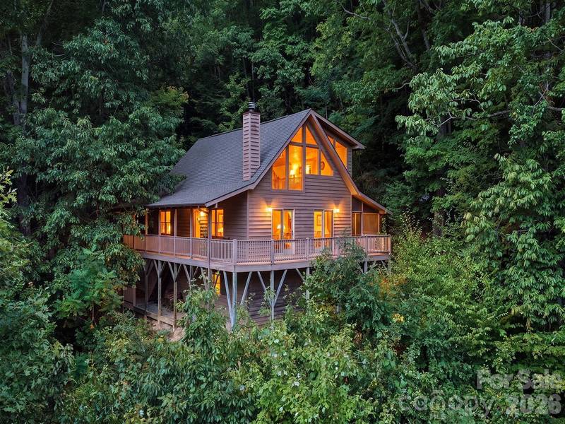 808 Nottingham RD, Maggie Valley, NC 28751