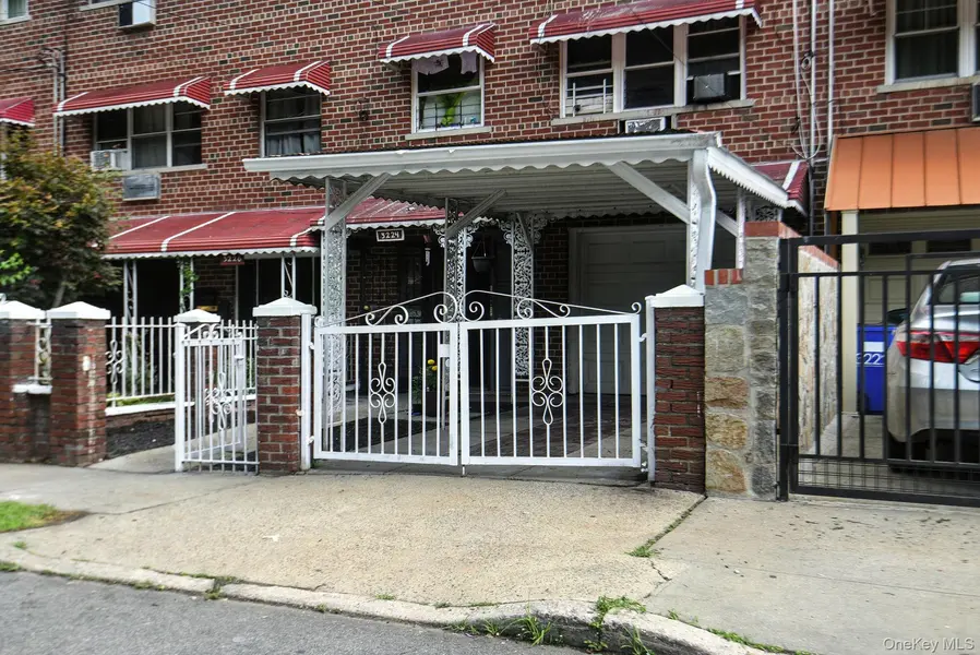3224 Gunther AVE, Bronx, NY 10469