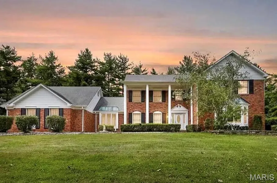 2233 Kehrsglen CT, Chesterfield, MO 63005