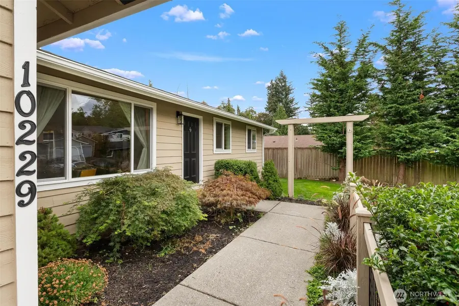 10229 27th DR SE, Everett, WA 98208