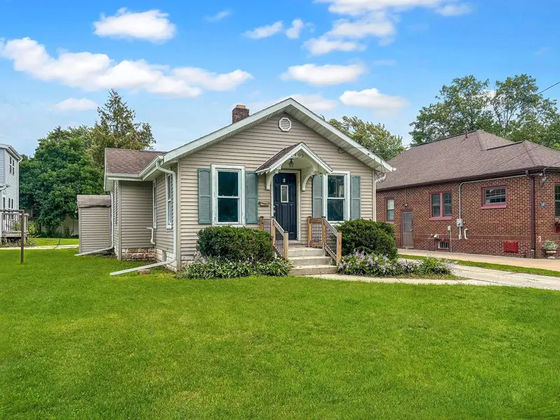 1405 S VAN BUREN ST, Green Bay, WI 54301
