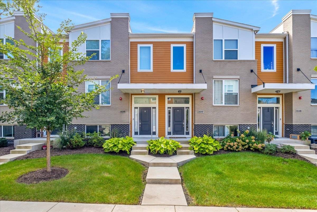 3s547 Everton DR, Warrenville, IL 60555