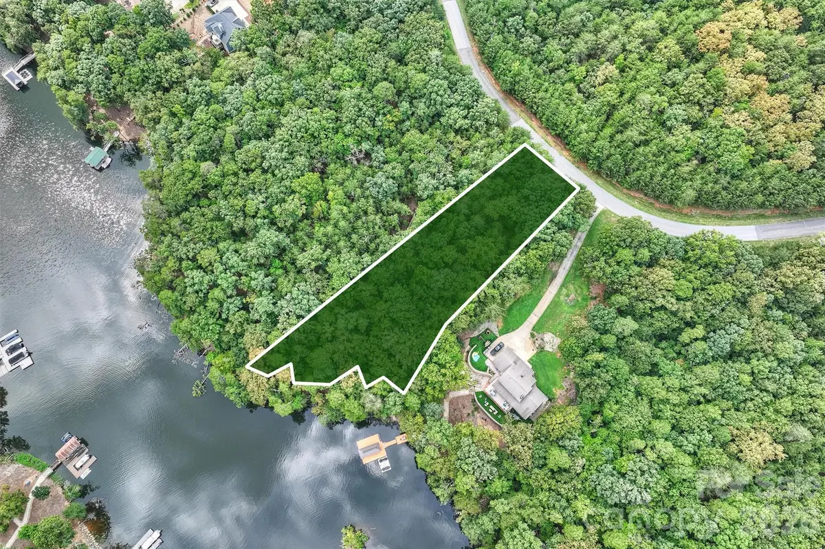 649 Whisper Lake DR, New London, NC 28127