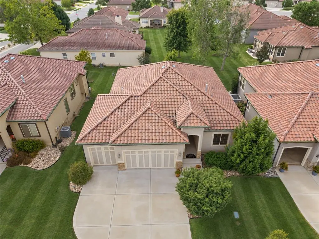 1205 SW Rylee LN, Lee's Summit, MO 64082