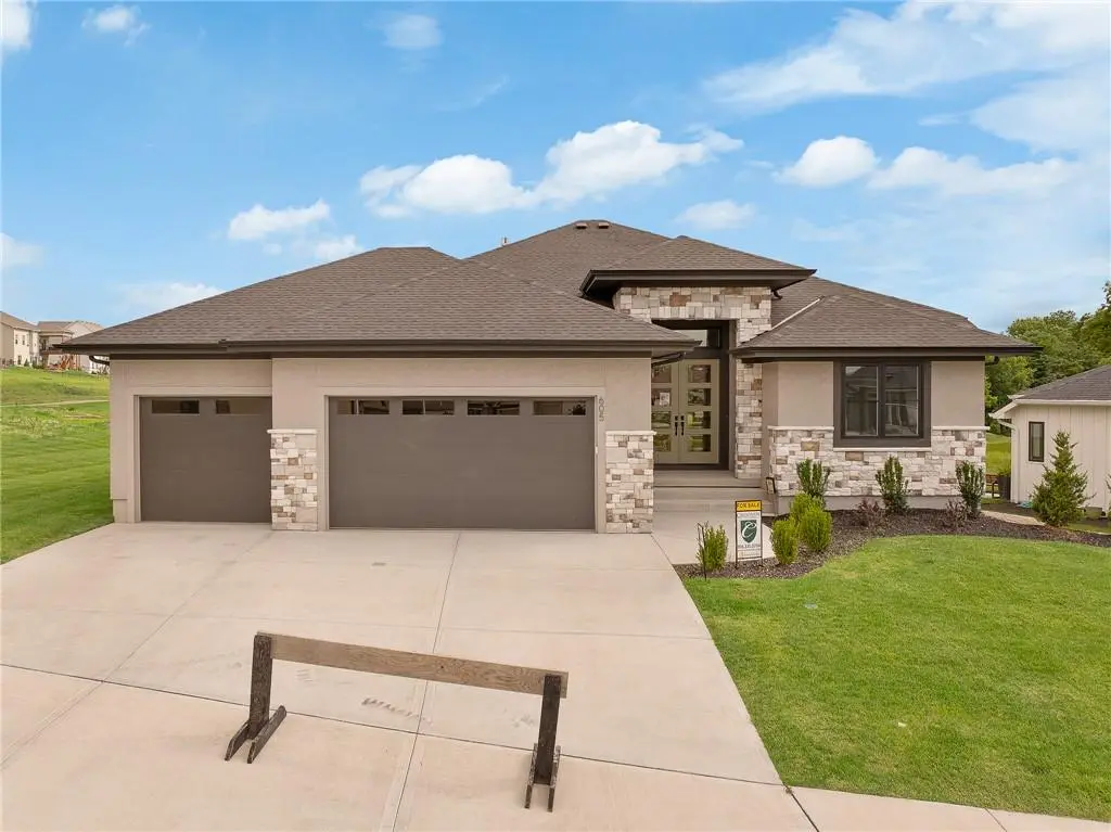 620 Turnbridge DR, Raymore, MO 64083
