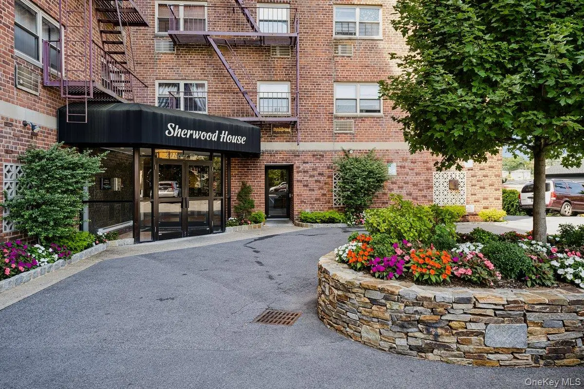 20 Secor PL #6B, Yonkers, NY 10704