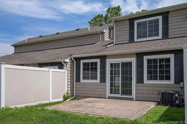 2705 Townhouse DR #2705, Coram, NY 11727
