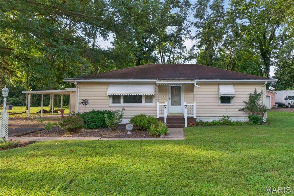 200 Ross LN, Belleville, IL 62220
