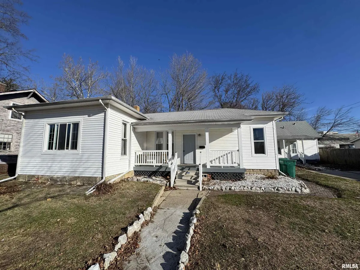 128 W ADAMS ST, Macomb, IL 61455